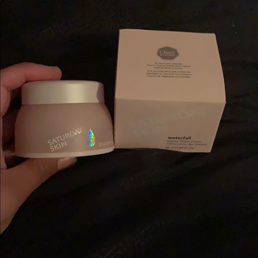 Saturday skin waterfall glacier water cream